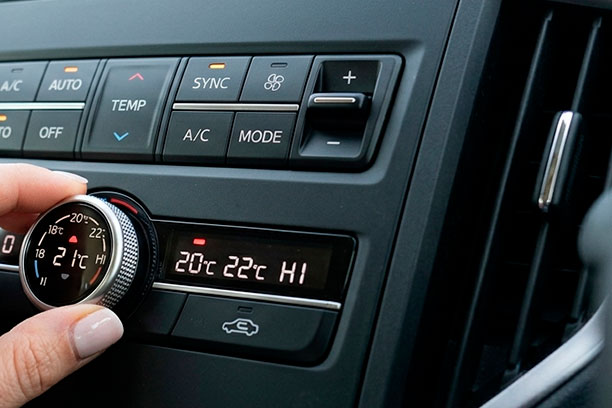 El aire acondicionado del auto no enfría